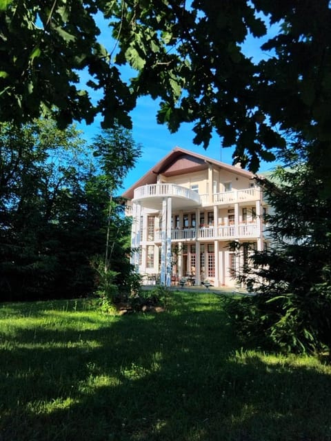 Property building, Natural landscape, Garden