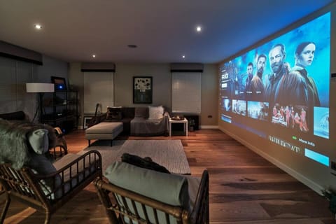 The Steadings, Aviemore Luxury 5 star rated 3 Bed with home cinema garden and parking Apartment in Aviemore