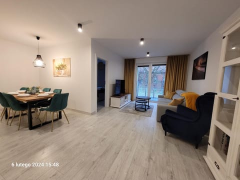 Horyzont Apartamenty-ANTON-Piękny apartament blisko centrum, dwie sypialnie, prywatny garaż Apartment in West Pomeranian Voivodeship, Poland