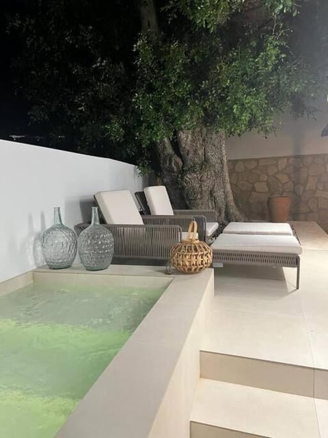 Patio, Garden, Garden view, Swimming pool