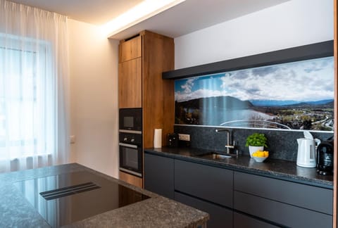 Bella Vista Seeblick Apartment in Villach