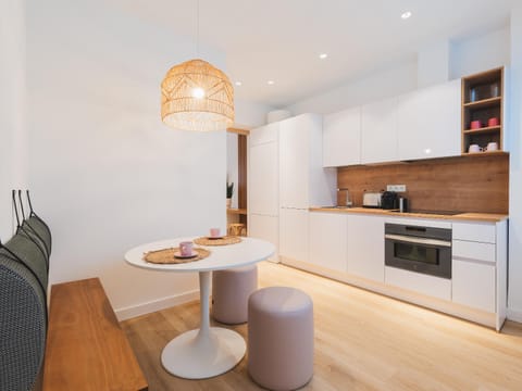Kitchen or kitchenette, minibar, pet friendly, stove