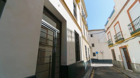 Property building, Facade/entrance, Neighbourhood, Street view