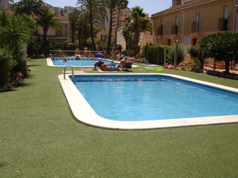 Day, Swimming pool
