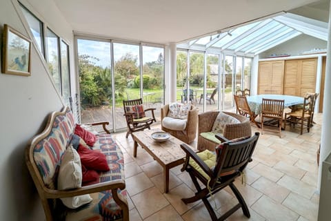 Rare pearl with garden facing the sea House in Cancale