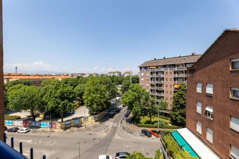 Property building, Day, Neighbourhood, Bird's eye view, City view, Street view, Parking