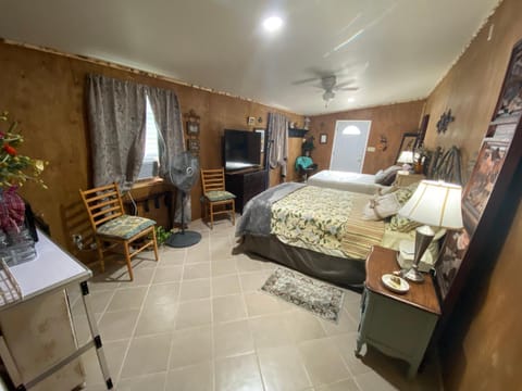 Hilda's Garage~Bandera, TX. Vacation rental in Rio Grande