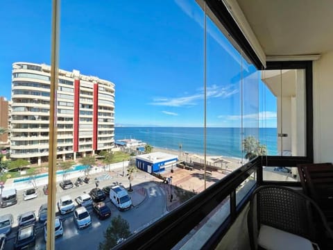 Primera línea de playa con vistas al mar Apartment in Fuengirola