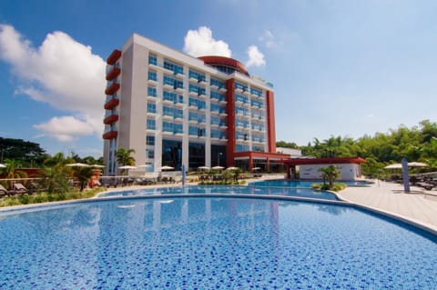 Property building, Day, Garden, Swimming pool