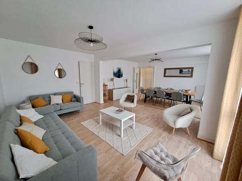 Day, TV and multimedia, Living room