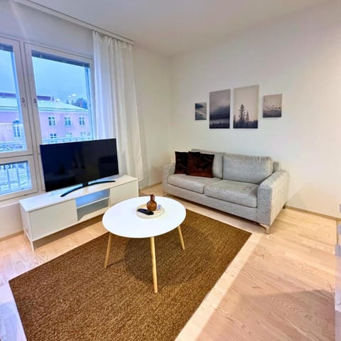 Communal lounge/ TV room, TV and multimedia, Living room, Seating area