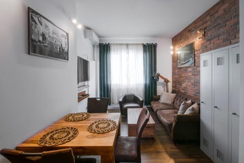 TV and multimedia, Living room, Seating area, Dining area, wardrobe