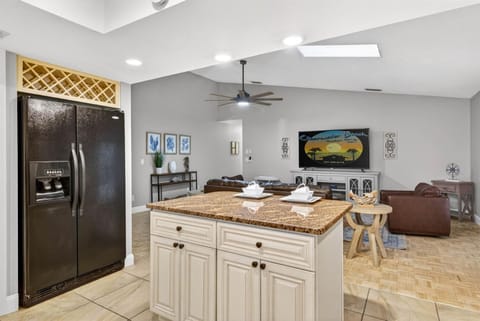 Heated PoolPing pongFoosballShort drive 2 Beach House in Palm Harbor