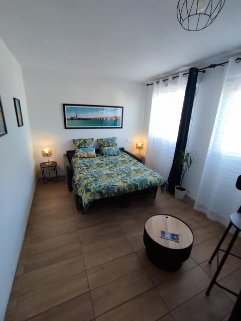 Bed, Photo of the whole room