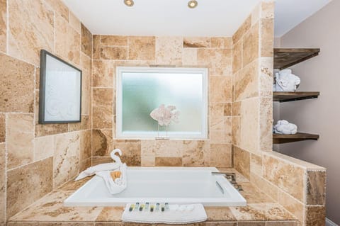 WaterfrontHeated PoolFoosballMins 2 Beach House in Indian Rocks Beach