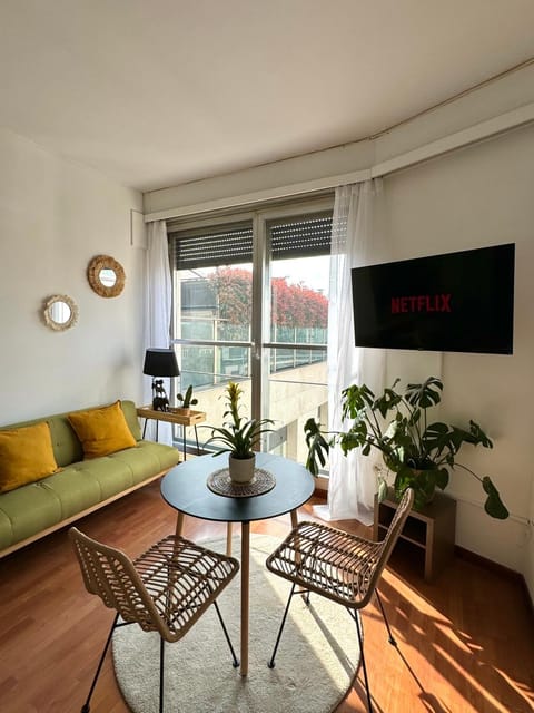 TV and multimedia, Living room, Dining area