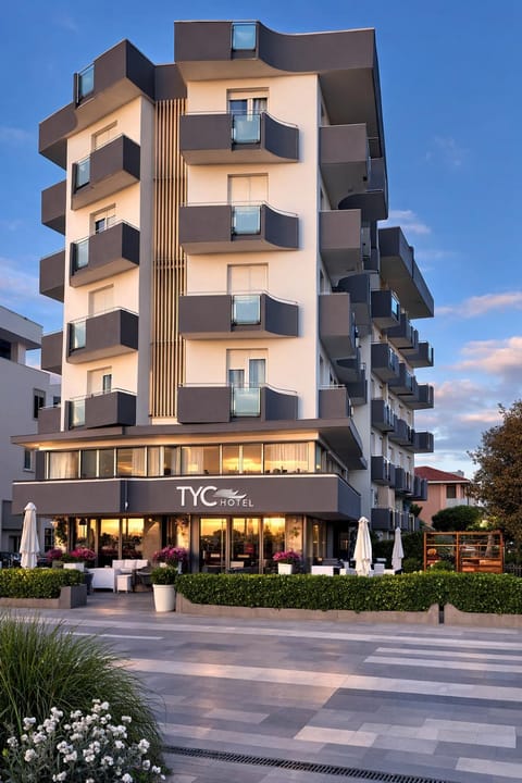 Property building, Location