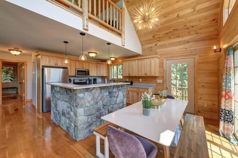 Berkshire Vacation Rentals: Great Barrington Cabin Sleeps 14 Walk To Town Cabin in Great Barrington
