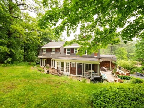 Classic Stockbridge Cottage House in Stockbridge