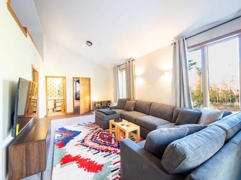 Private Berkshires Home On 5+ Acres Rustic & Chic House in Becket