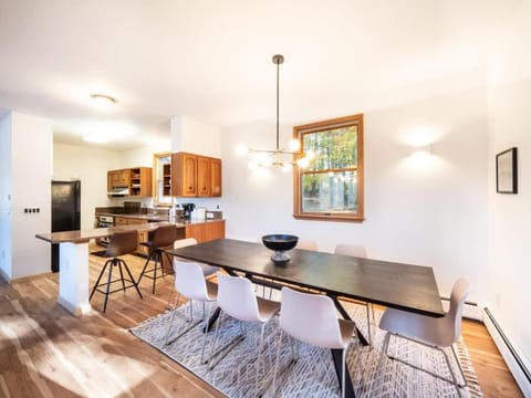 Private Berkshires Home On 5+ Acres Rustic & Chic House in Becket