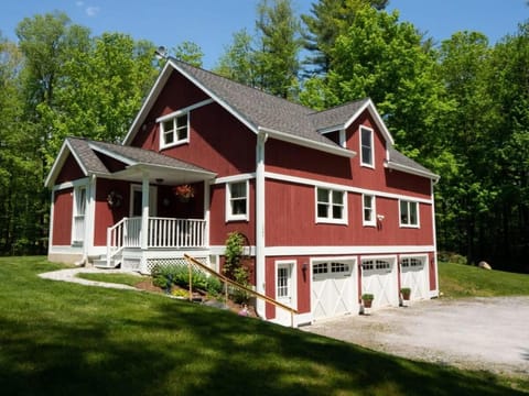 Berkshire Vacation Rentals: Peaceful Post and Beam Loft Sleeps 9 House in New Marlborough