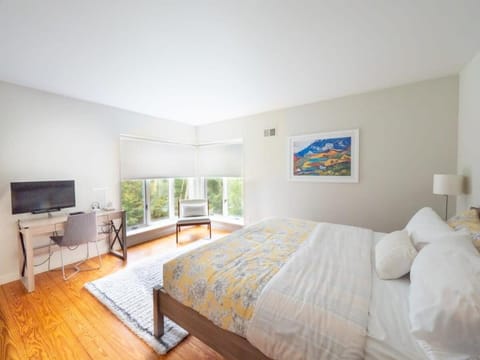 Berkshire Vacation Rentals: High End Berkshires Getaway House in Egremont