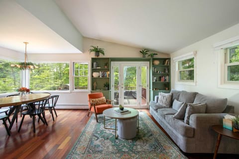Berkshire Vacation Rentals: Great Barrington Walkable To Lake And Town House in Great Barrington