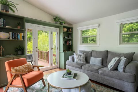 Berkshire Vacation Rentals: Great Barrington Walkable To Lake And Town House in Great Barrington