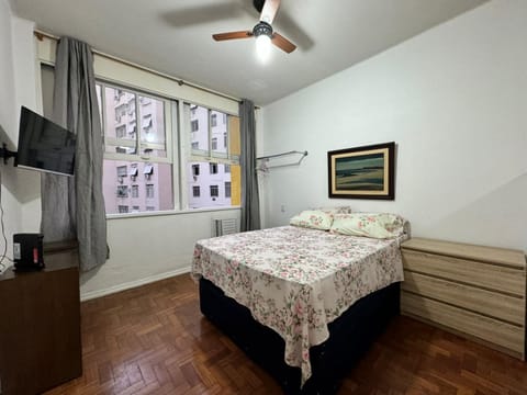 Bed, Bedroom, air conditioner