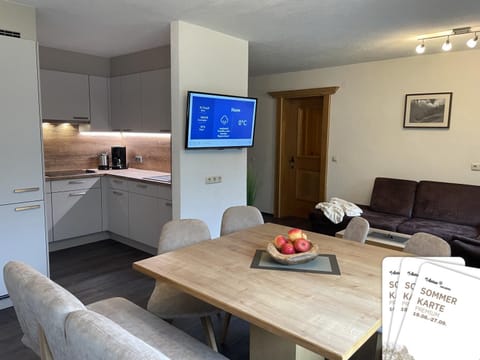 Living room, Dining area, kitchen