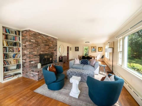 Berkshire Vacation Rentals: Renovated Five Bedrooms In Historic Williamstown House in Williamstown