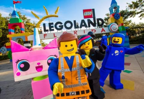 Tropical YardHeated PoolFirepitGame roomBeach House in Indian Rocks Beach