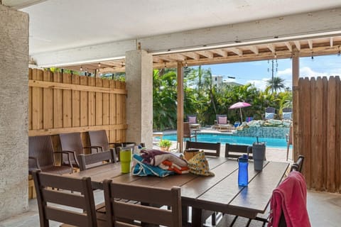 Bikini BeachHouse! Sleeps 16 wHeated PoolFirepit House in Indian Rocks Beach