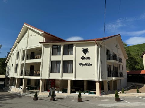 Property building, Day