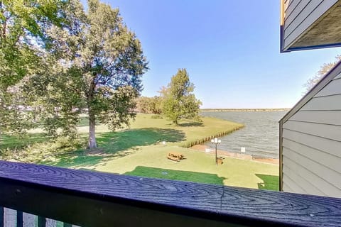 Tranquility on the Lake Apartment in Lake Conroe