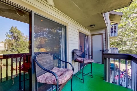 Tranquility on the Lake Apartment in Lake Conroe