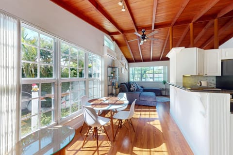 Hallandale Hideaway House in Hallandale Beach