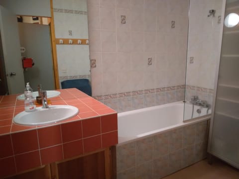 Appartement avec Parking près des pistes - FR-1-181-2728 Apartment in Mâcot-la-Plagne