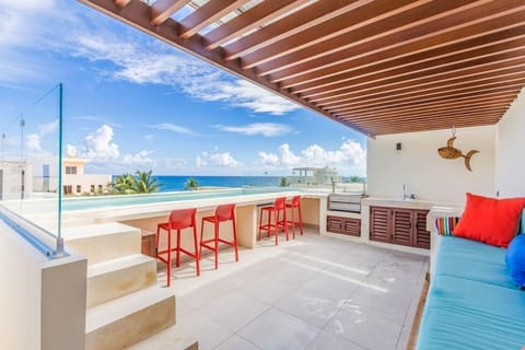 Day, Natural landscape, BBQ facilities, View (from property/room), Balcony/Terrace, Seating area, Dining area, Pool view, Sea view, Swimming pool