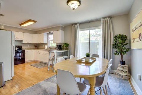 3 Mi to Riverwalk Pet-Friendly Home with Yard! House in Palmetto