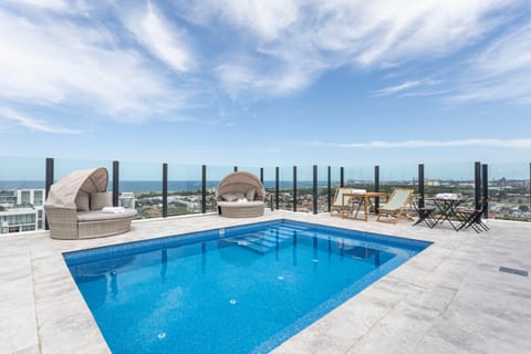 Swimming pool, Swimming pool
