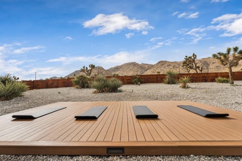 Sunset Serenity House in Joshua Tree