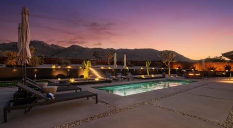 Sunset Serenity House in Joshua Tree
