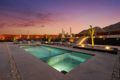 Sunset Serenity House in Joshua Tree