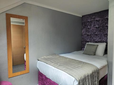 Hotel 24-7 Express Hotel in Newport