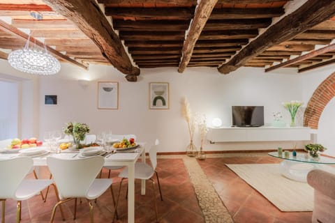 Casa al Dipinto, Contemporary Apartment with Apartment in Capannori