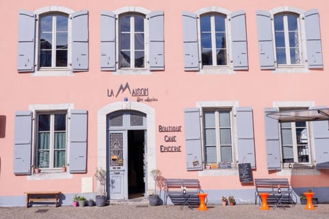 Property building, Facade/entrance