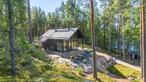 Property building, Day, Natural landscape, Balcony/Terrace