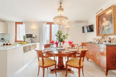 Casa Stella, a superb 2 bedrooms and Terrace Apartment in Lucca